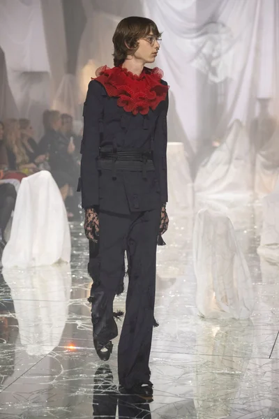 Look 76
